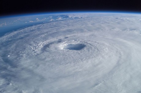 800px-Hurricane_Isabel_from_ISS